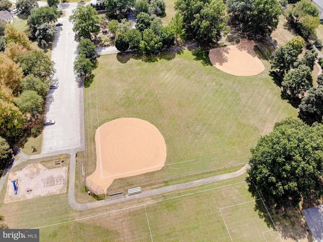 2811 BARBERRY LN, Bowie, MD 20715