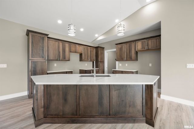 1621 GRANDLAKE Court, Pekin, IL 61554