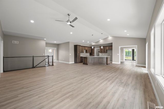 1621 GRANDLAKE Court, Pekin, IL 61554
