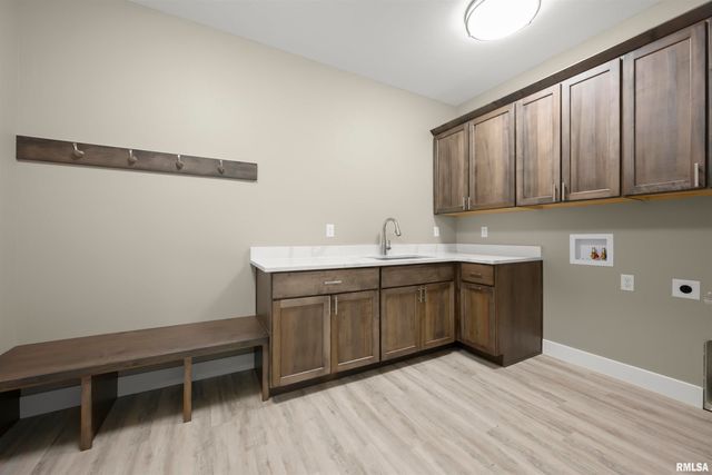 1621 GRANDLAKE Court, Pekin, IL 61554