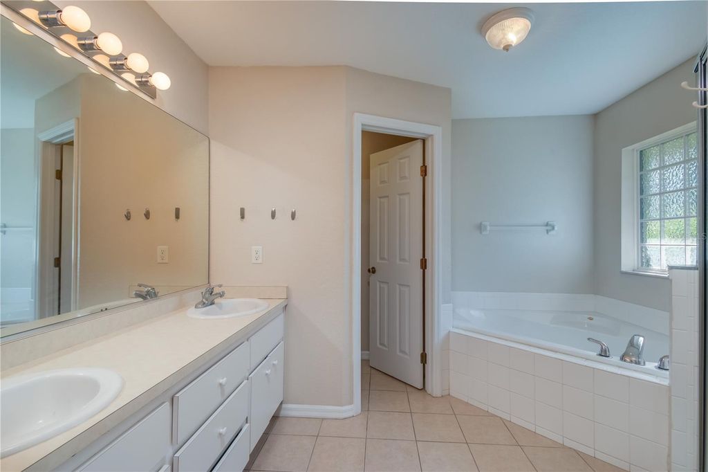 Image 21 of property listing at 6375 SW 63RD STREET, Ocala, FL 34474