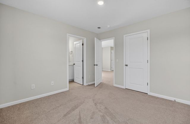 405 Canal Crossing Way, Huger, SC 29450