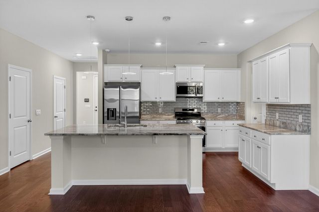 405 Canal Crossing Way, Huger, SC 29450