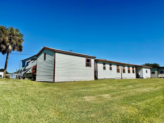 1924 SE 30th Street, Okeechobee, FL 34974