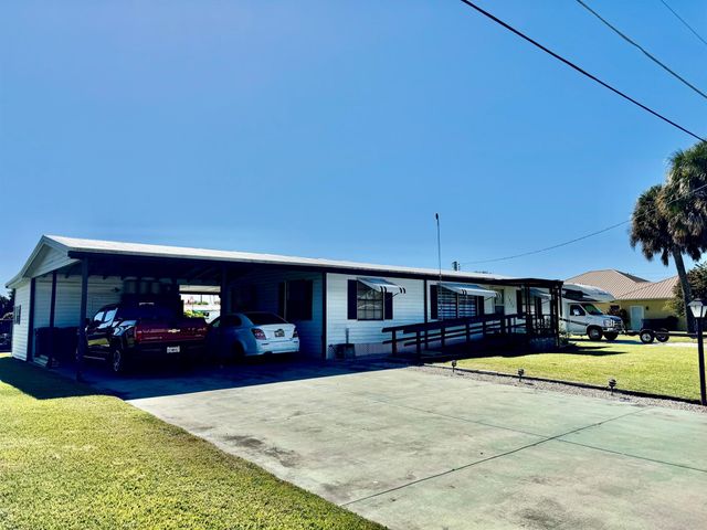 1924 SE 30th Street, Okeechobee, FL 34974