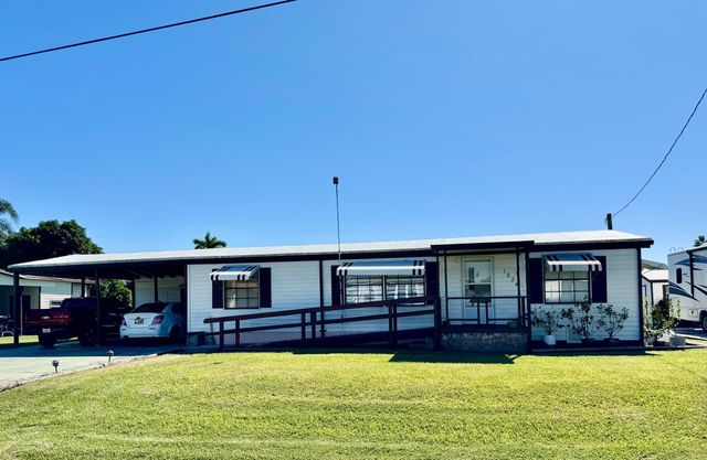 1924 SE 30th Street, Okeechobee, FL 34974