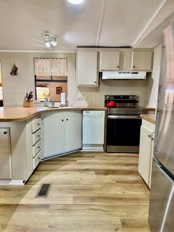 1924 SE 30th Street, Okeechobee, FL 34974