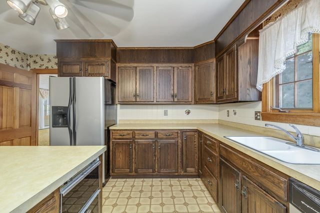 6 Falcon Drive, Hudson, NH 03051