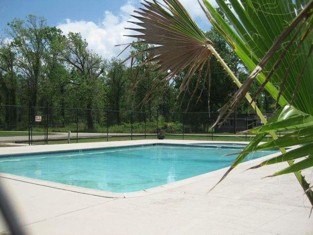 4 Laurel Court, Cleveland, TX 77327