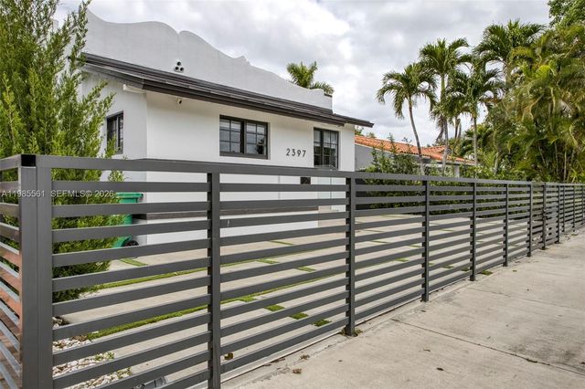 2397 SW 13th St, Miami, FL 33145