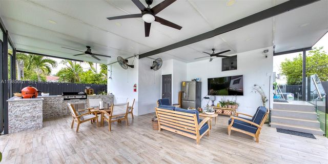 2397 SW 13th St, Miami, FL 33145