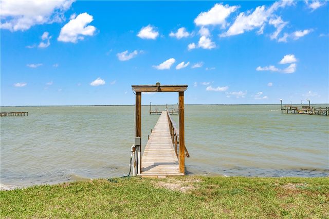 1356 Neubauer Point, Riviera, TX 78379