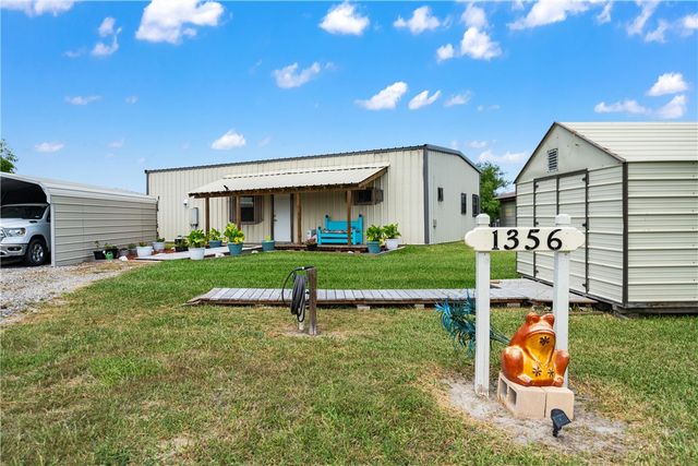 1356 Neubauer Point, Riviera, TX 78379