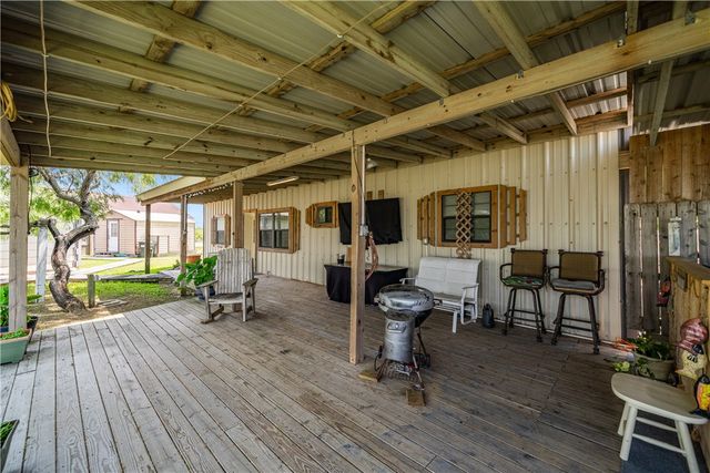 1356 Neubauer Point, Riviera, TX 78379