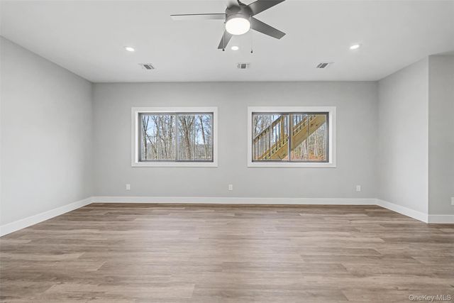 93 York Road S, Bloomingburg, NY 12721