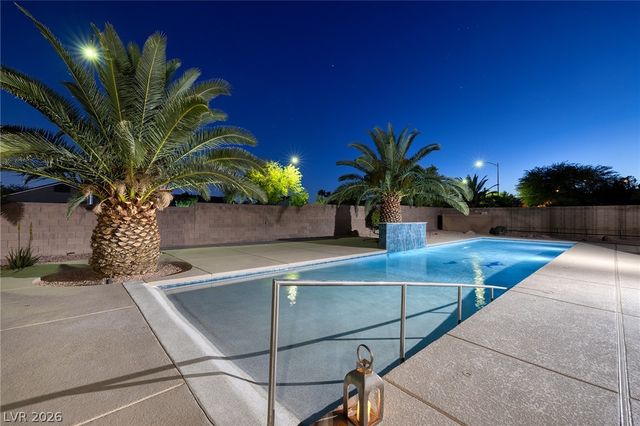 8345 Christinas Cove Avenue, Las Vegas, NV 89131