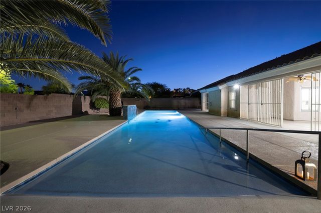 8345 Christinas Cove Avenue, Las Vegas, NV 89131