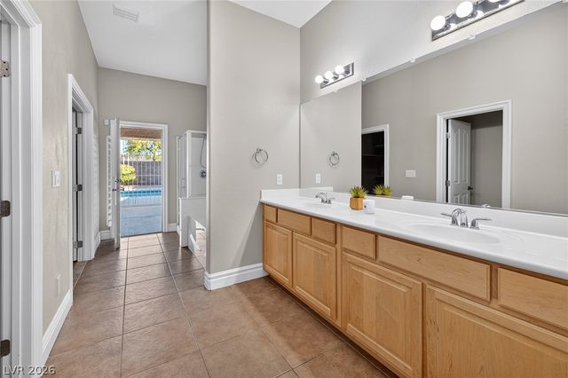 8345 Christinas Cove Avenue, Las Vegas, NV 89131