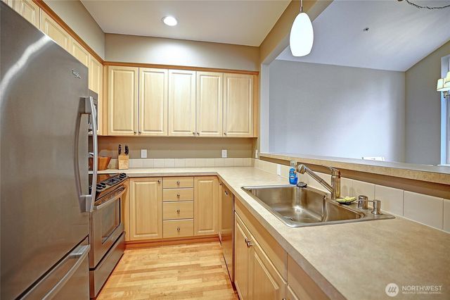 13000 Admiralty Way #A305, Everett, WA 98204