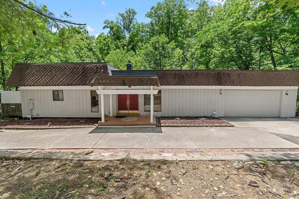 511 W Galbraith Road, Springfield Twp., OH 45215
