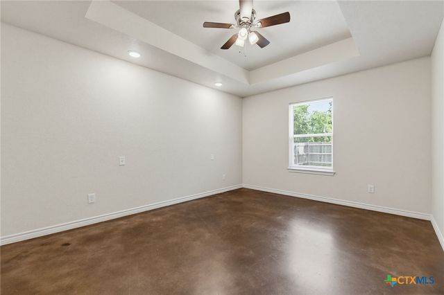 908 E Avenue B, Lampasas, TX 76550