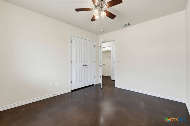 908 E Avenue B, Lampasas, TX 76550