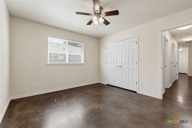 908 E Avenue B, Lampasas, TX 76550