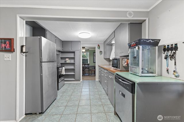 3610 Bennett Drive, Bellingham, WA 98225