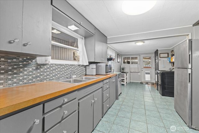 3610 Bennett Drive, Bellingham, WA 98225