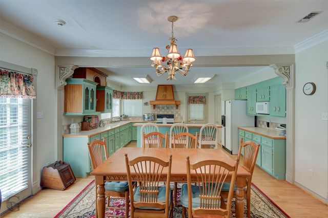 3725 Old Mooringsport Road, Shreveport, LA 71107