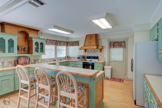 3725 Old Mooringsport Road, Shreveport, LA 71107