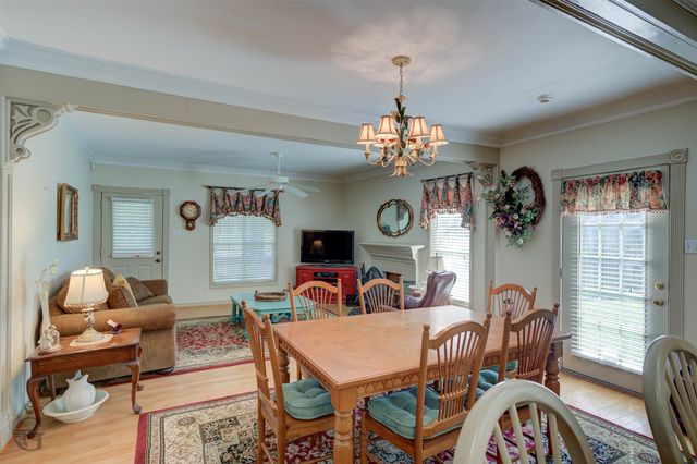 3725 Old Mooringsport Road, Shreveport, LA 71107