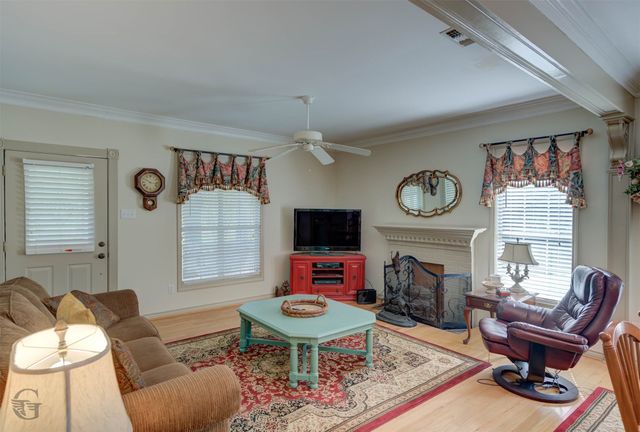 3725 Old Mooringsport Road, Shreveport, LA 71107