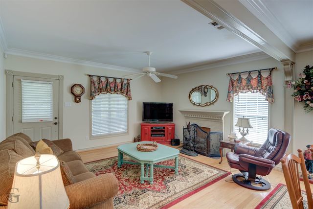 3725 Old Mooringsport Road, Shreveport, LA 71107