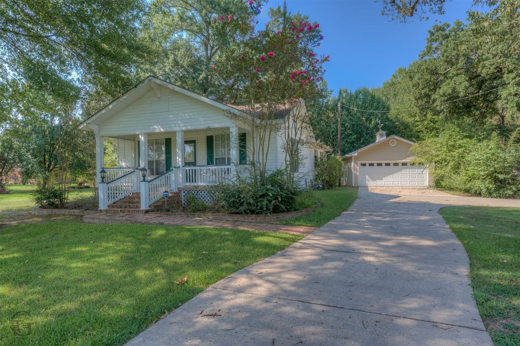 3725 Old Mooringsport Road, Shreveport, LA 71107