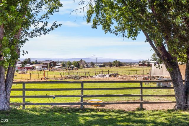 1135 NW Newell Avenue, Terrebonne, OR 97760