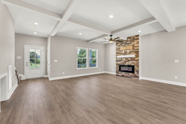 233 Lewis Grant Ln, Southside, TN 37171