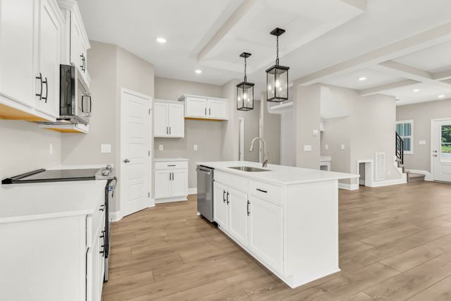 233 Lewis Grant Ln, Southside, TN 37171