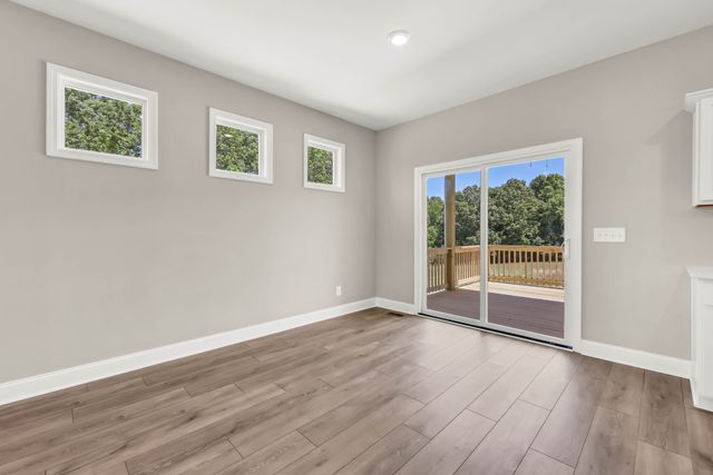 233 Lewis Grant Ln, Southside, TN 37171