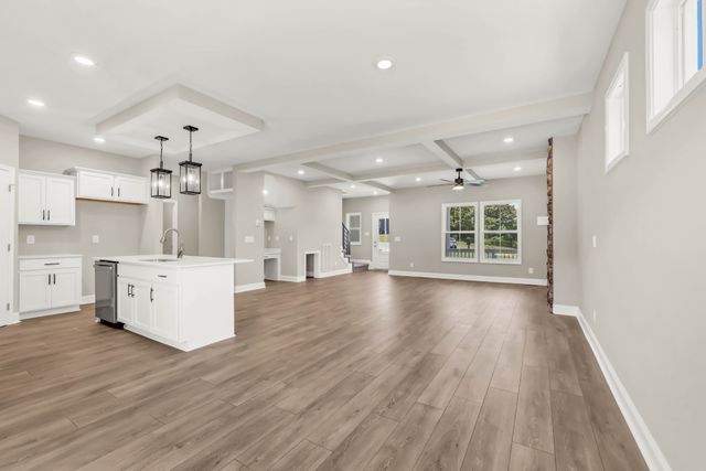 233 Lewis Grant Ln, Southside, TN 37171