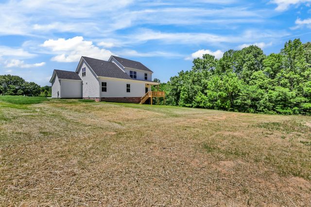233 Lewis Grant Ln, Southside, TN 37171