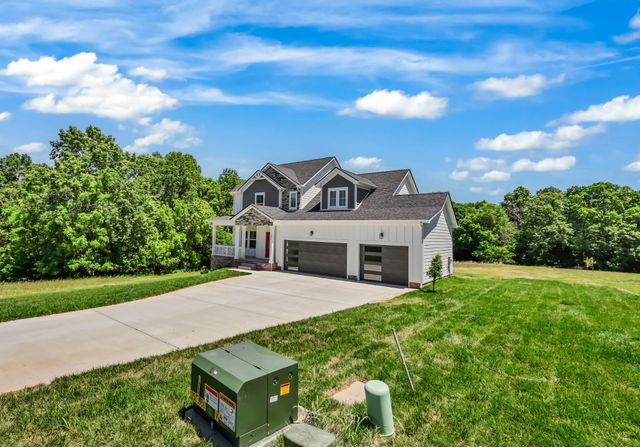 233 Lewis Grant Ln, Southside, TN 37171