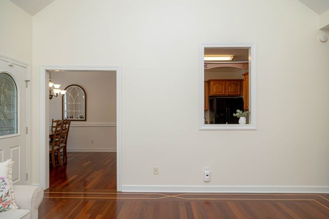 423 Spring Hill Dr, Smyrna, TN 37167