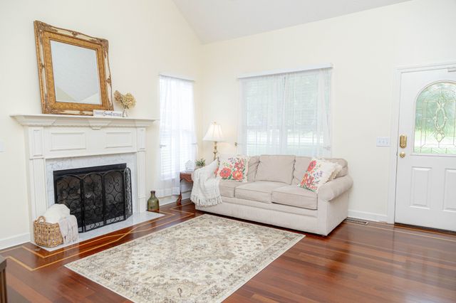 423 Spring Hill Dr, Smyrna, TN 37167