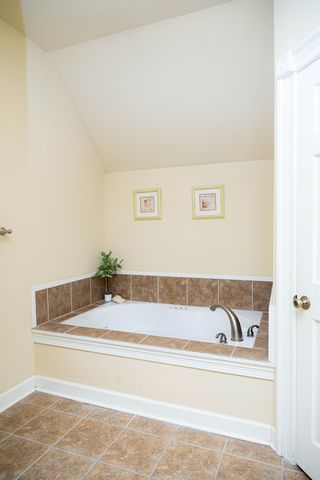 423 Spring Hill Dr, Smyrna, TN 37167