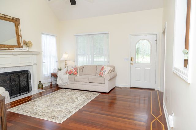 423 Spring Hill Dr, Smyrna, TN 37167