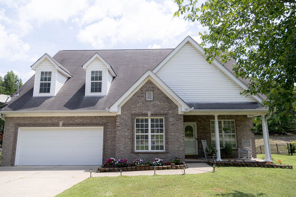 423 Spring Hill Dr, Smyrna, TN 37167