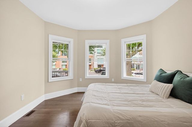 152 Washington St 1, Boston, MA 02135