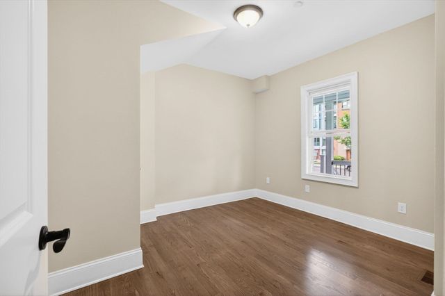 152 Washington St 1, Boston, MA 02135