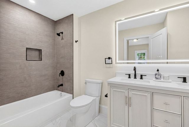 152 Washington St 1, Boston, MA 02135